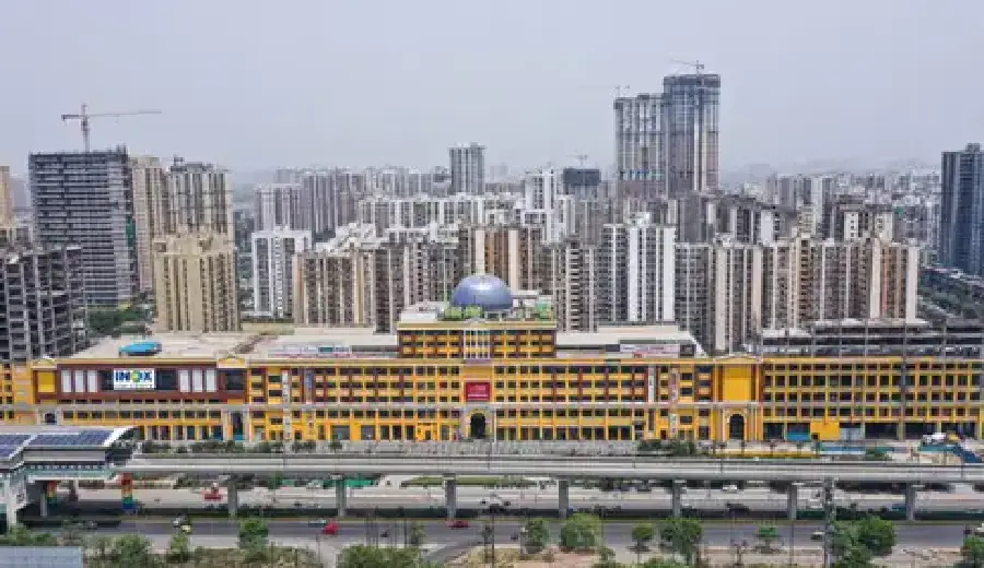 Catchment of more than 8 Lacs + families