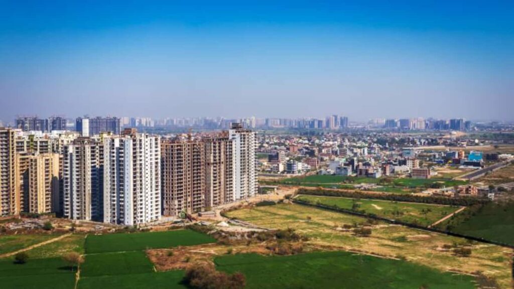 Navigating Noida: Unveiling the best places to live in Noida with family