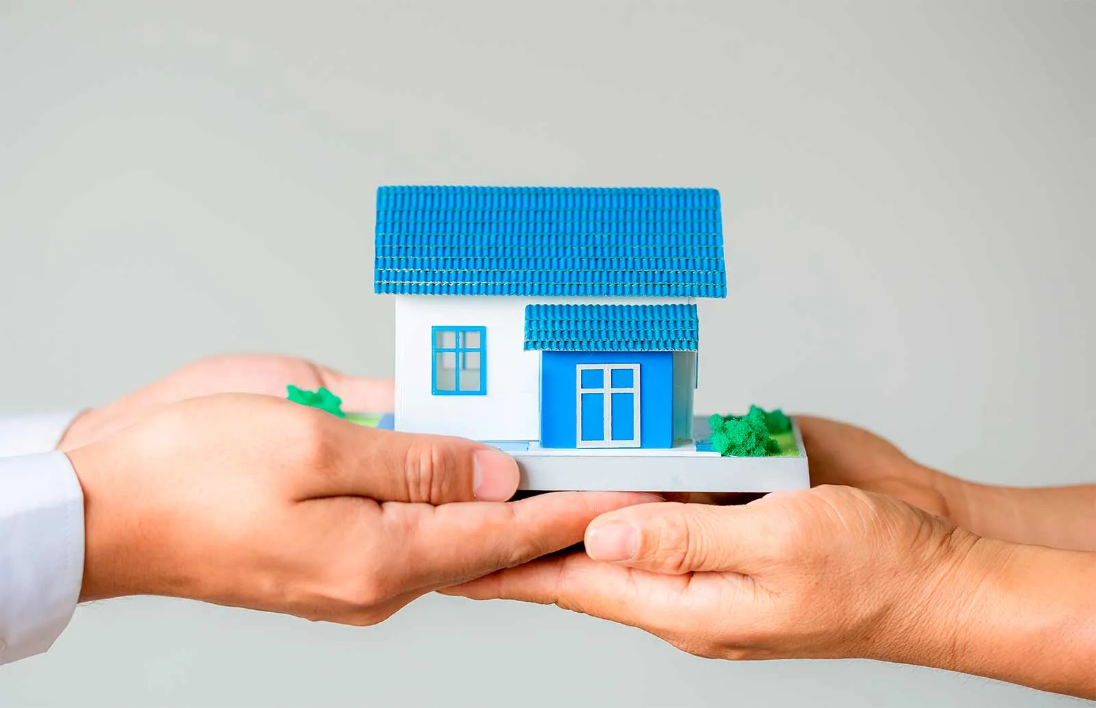 Secrets to Successfully Investing in Real Estate by a Real Estate Broker in Noida